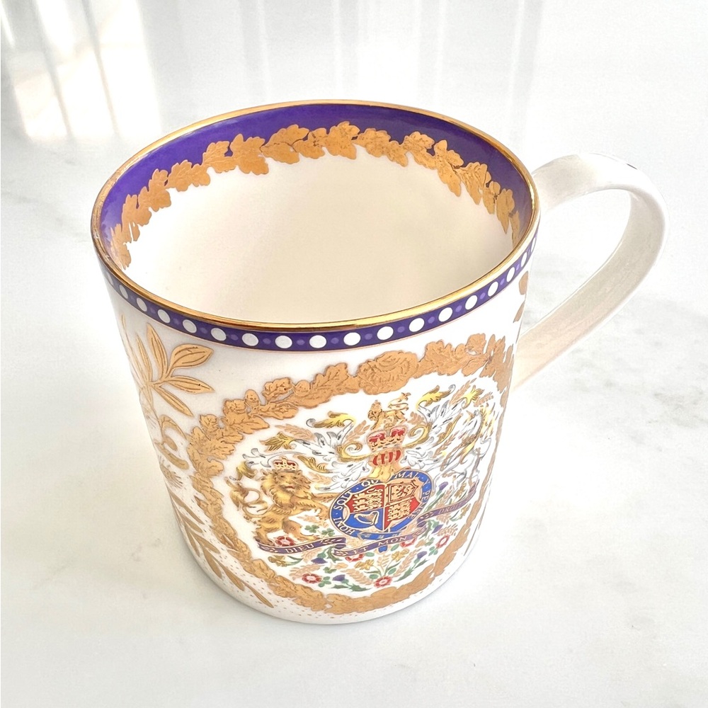 Queen Elizabeth II Platinum Jubilee mug England Royal Collection 22K nWOT